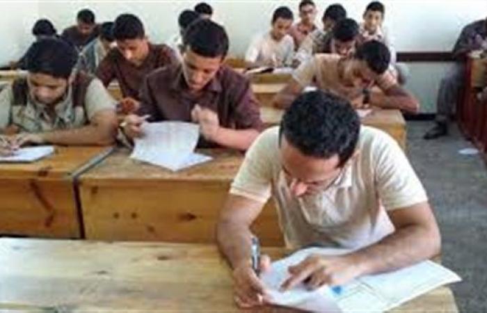 أخبار مصر   التعليم تسلم استمارات الامتحانات الورقية لمدارس الثانوية العامة
