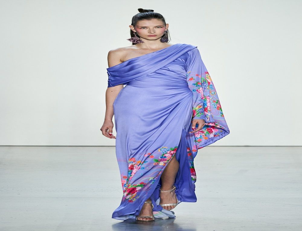 فستان أوف شولدر من مجموعة تداشي شوجي